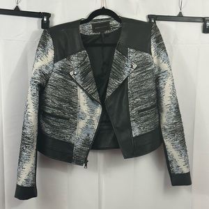 BCBGMAXAZRIA JACKET SIZE XL BLUE AND BLACK PRINT